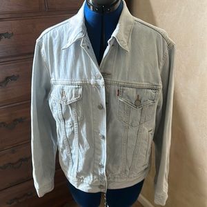Levi’s light blue denim jacket with back graphic.